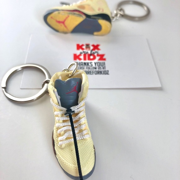 Jordan 5 off white Sail 3D Mini Sneaker Keychain - Picture 3 of 5